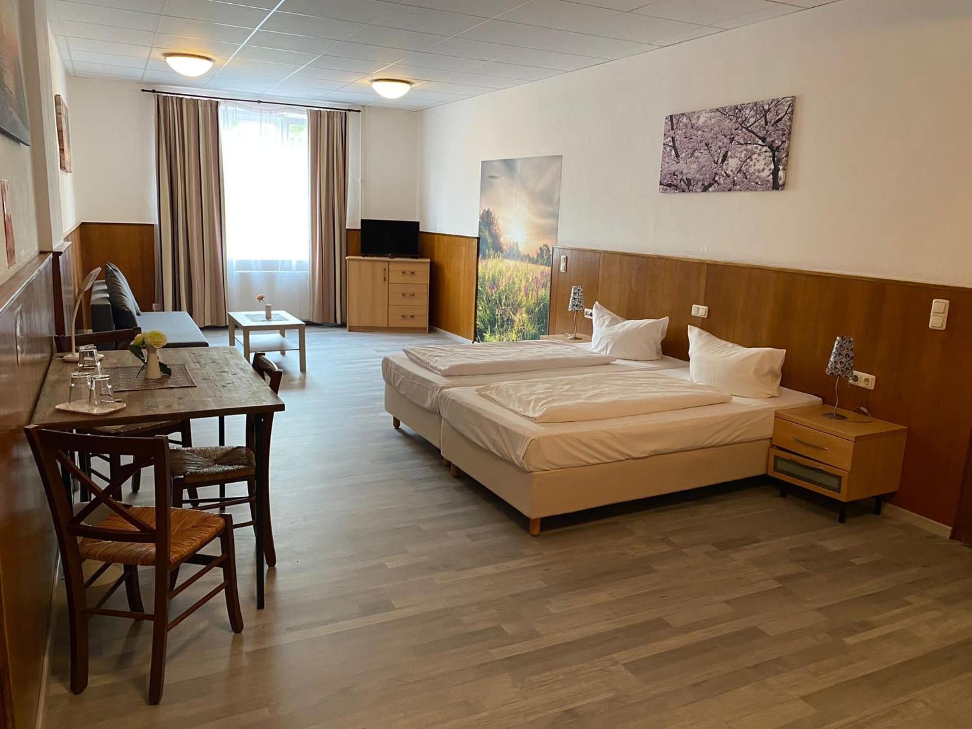 Hotel Sonne - Haus 2 Idstein Kültér fotó
